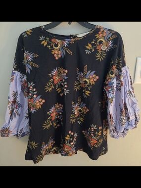LOFT-XS Black Floral Blouse W/Blue Puff/Balloon Sleeves- Button Back Top/Blouse